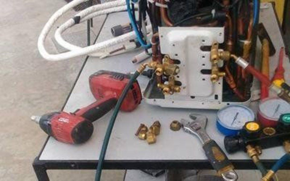 montaggio unità esterna climatizzatore