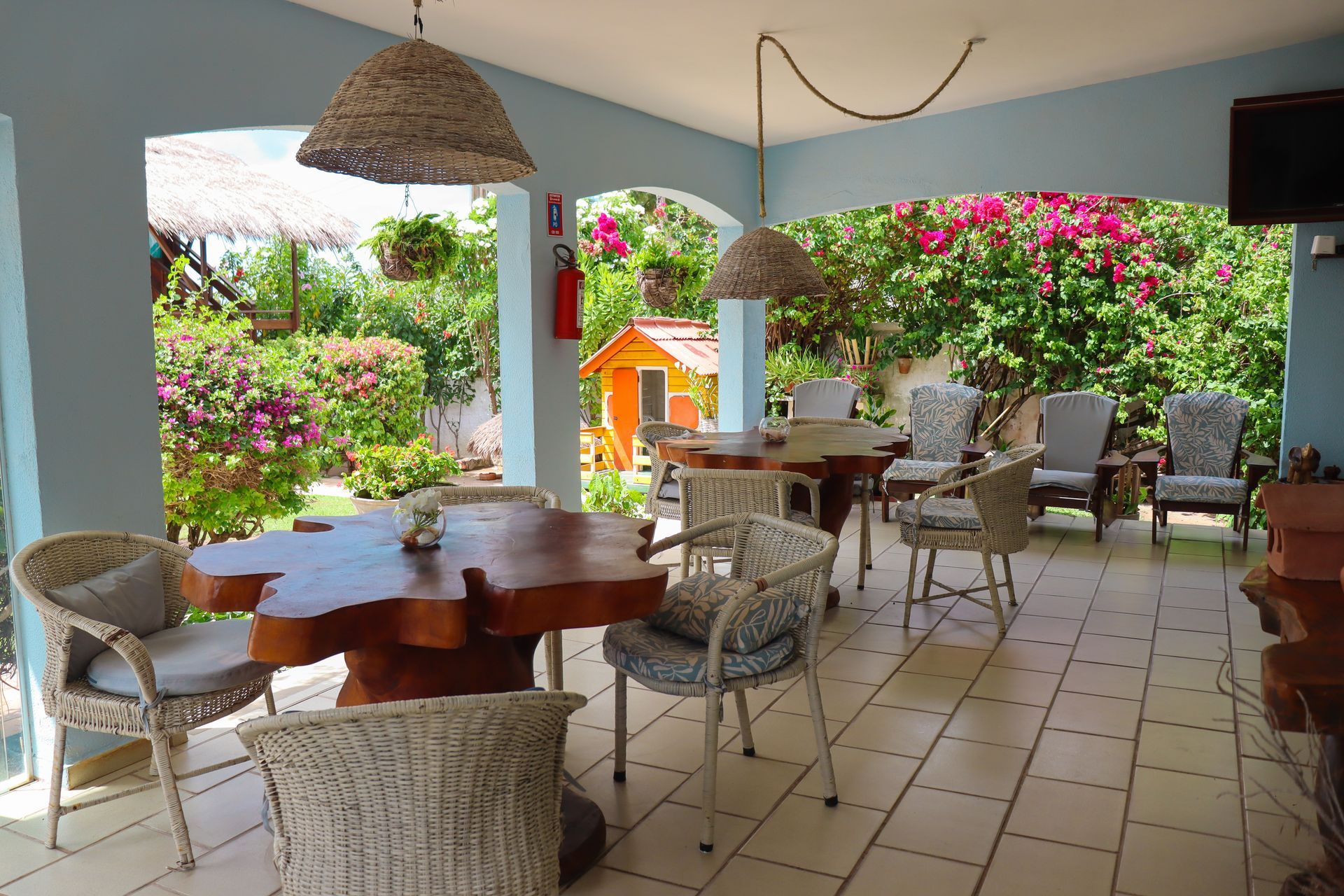 Area externa pousada vivenda oriente