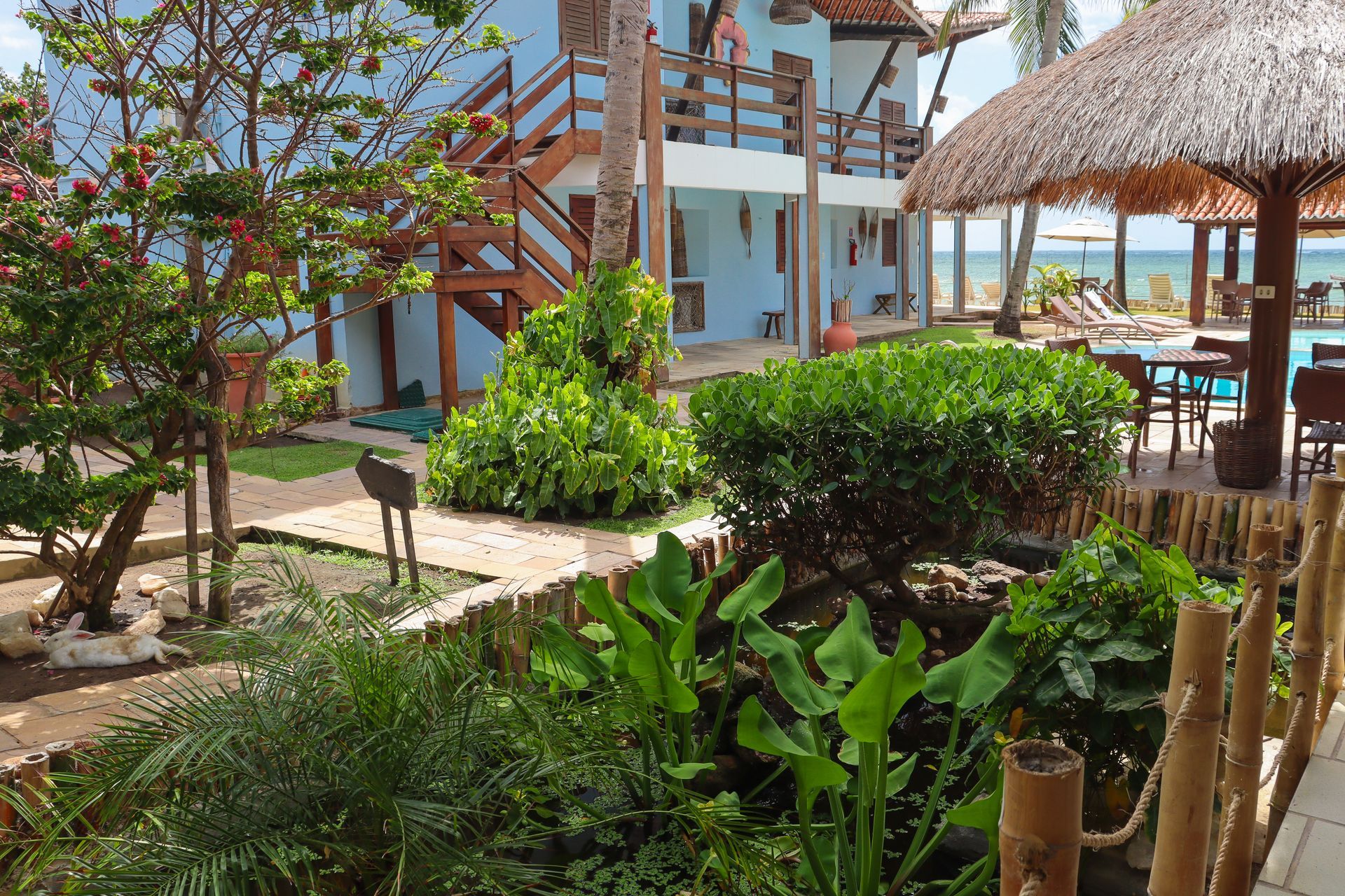 Area externa pousada vivenda oriente