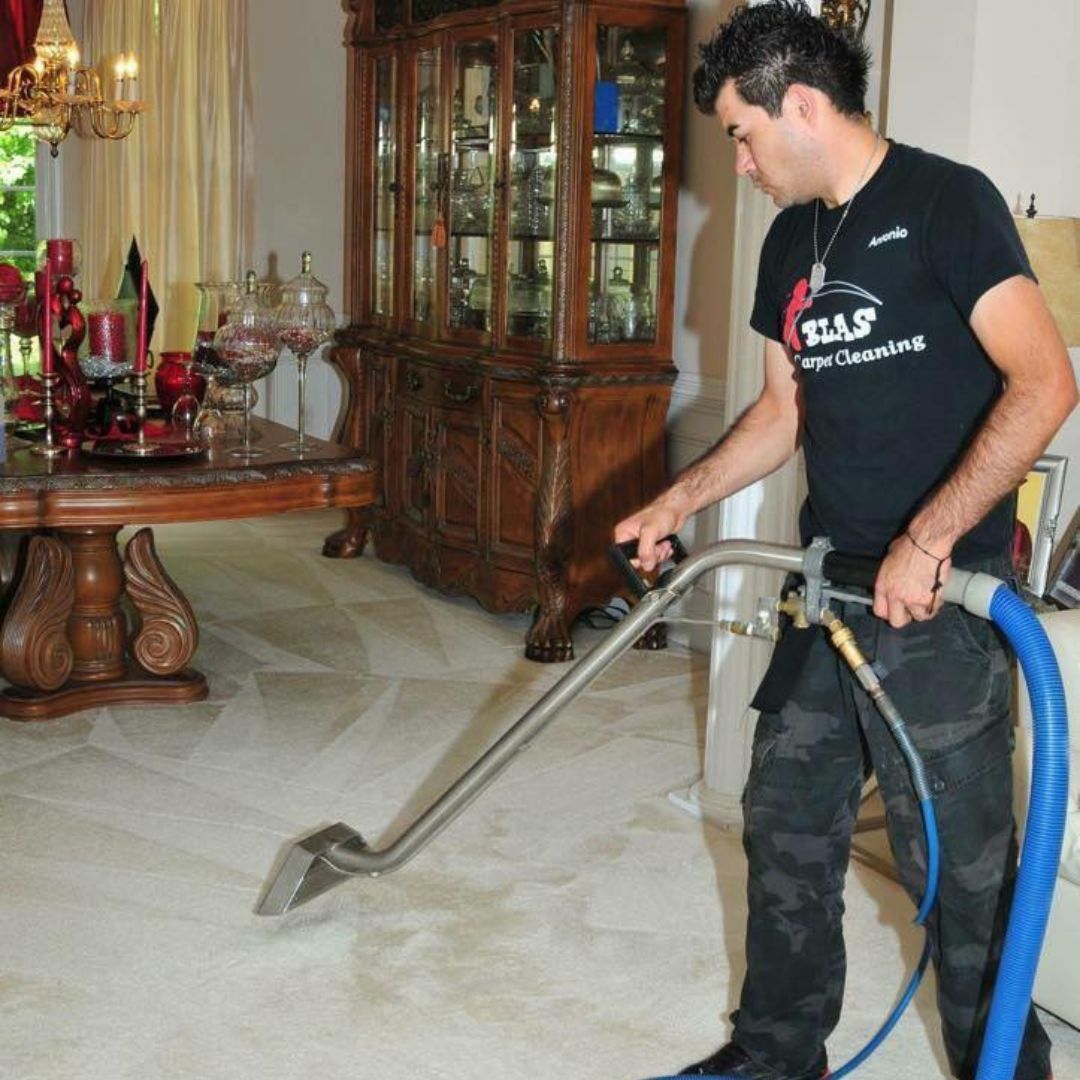 Steaming method carpet cleaning service.