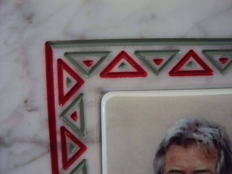 Cornice funebre colorata