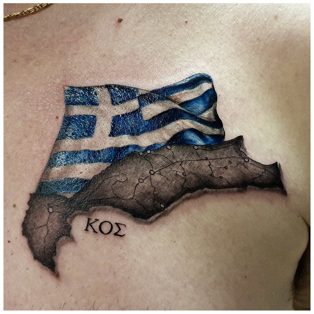 een tattoeage bij een persoon van een griekse plaats