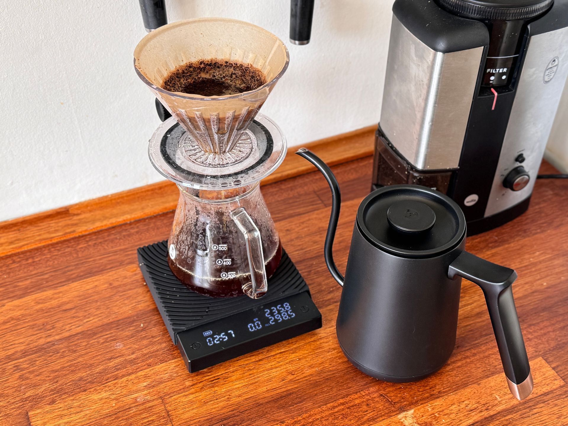 Timemore kettle and scale