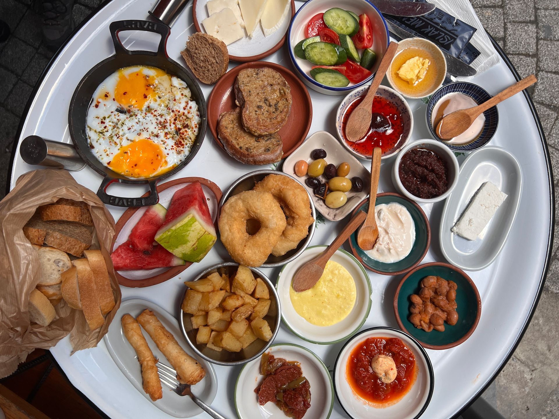 Image of a city guide banner for an article about eating and drinking in that particular place.
