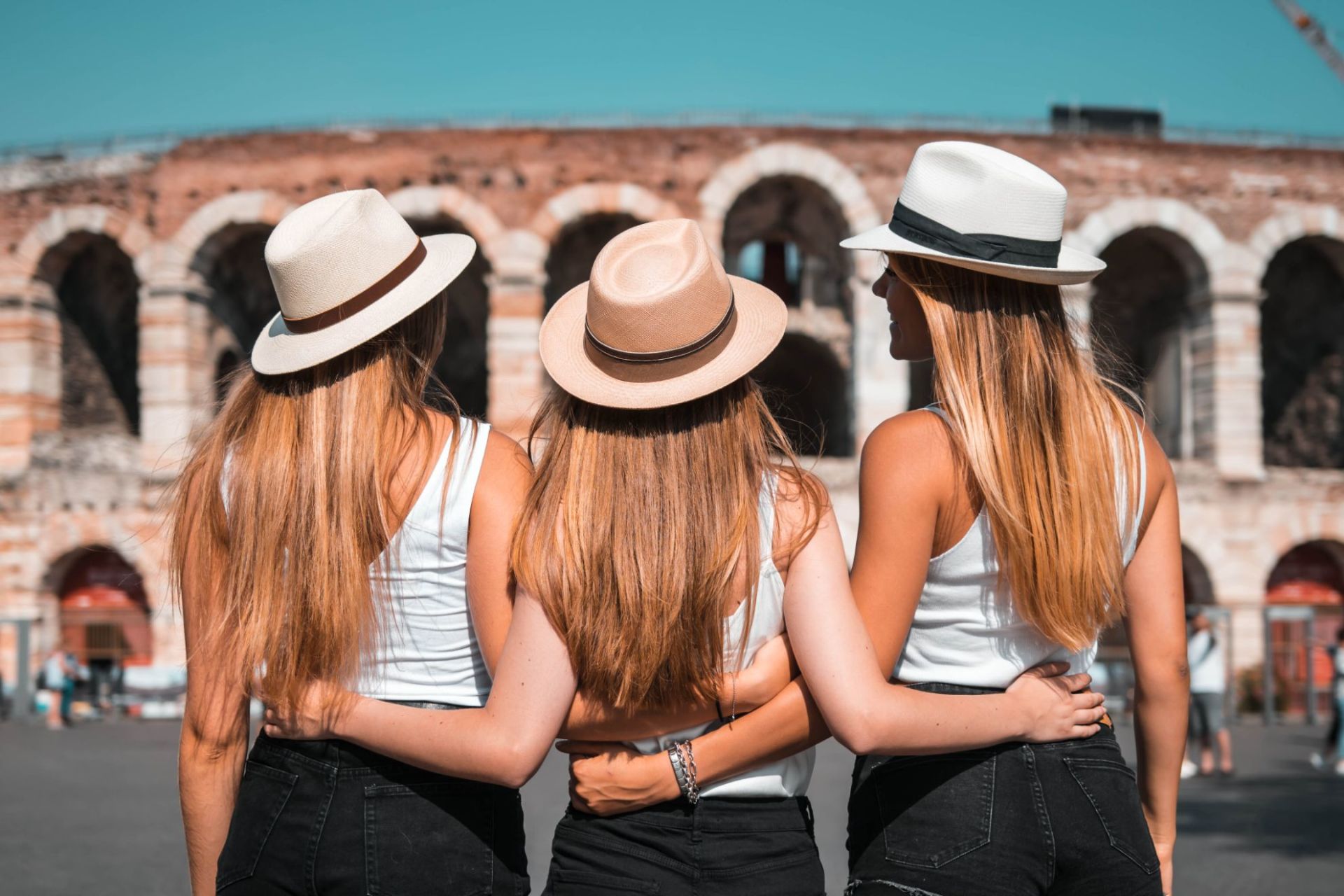 cappelli per l'estate dei migliori brand