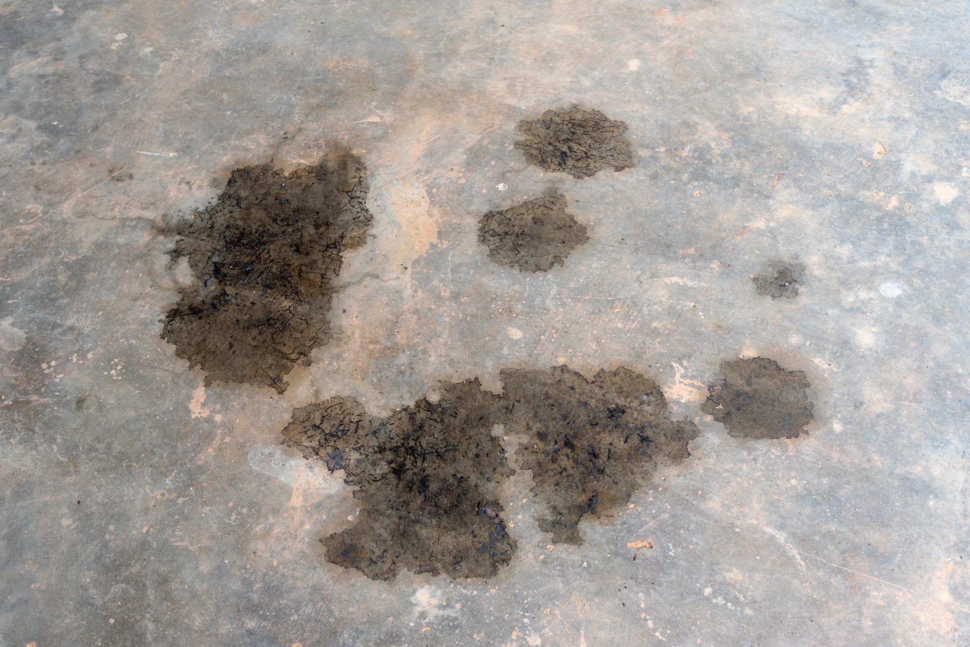 Dirty garage floor