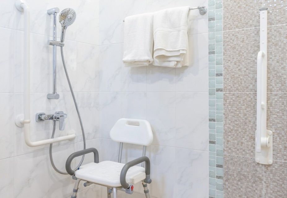 sostegni e articoli per il bagno per disabili