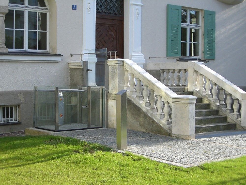 MidiLevel, la soluzione ideale per raggiungere balconi o pianerottoli, idonea per installazone in ambienti interni ed esterni