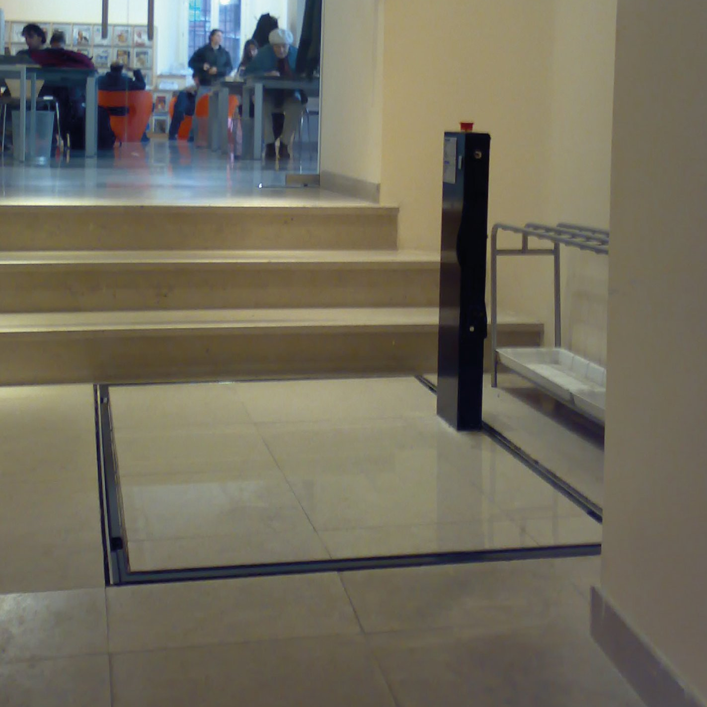 Platform lift for stair