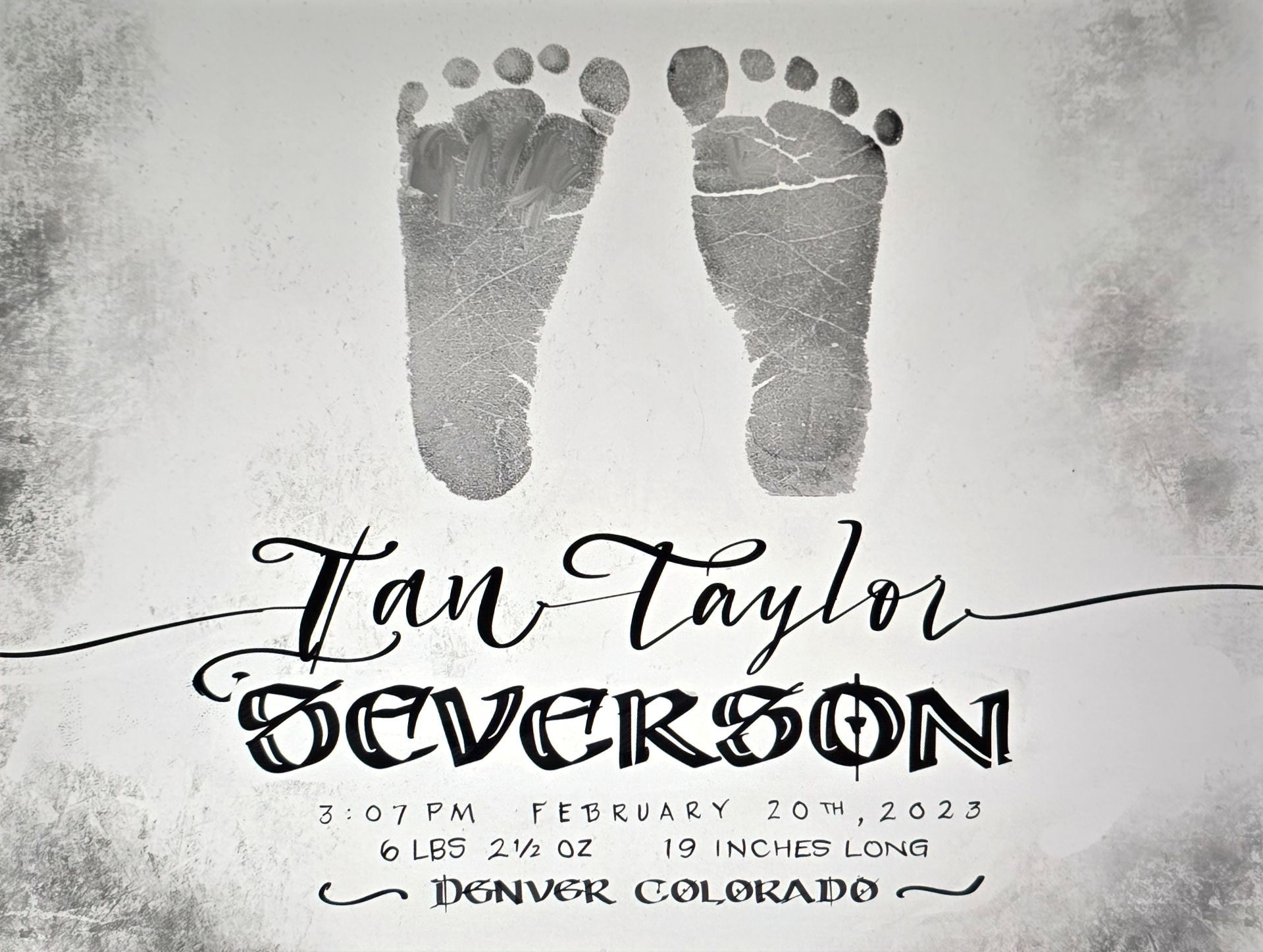 A picture of a baby 's footprints