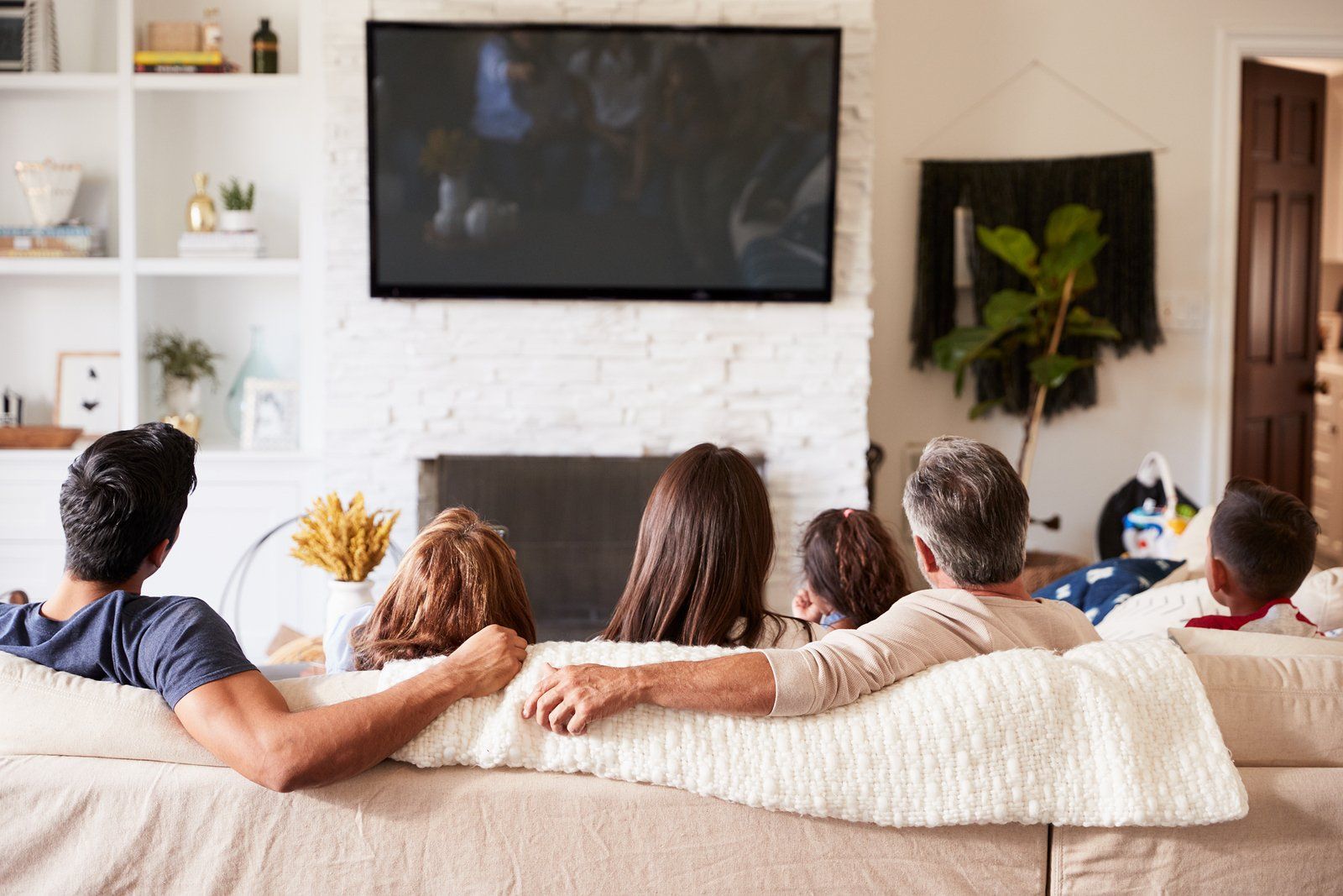 Willoughby Walk Family on Couch