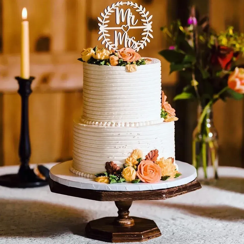 Two-tiered wedding cake with