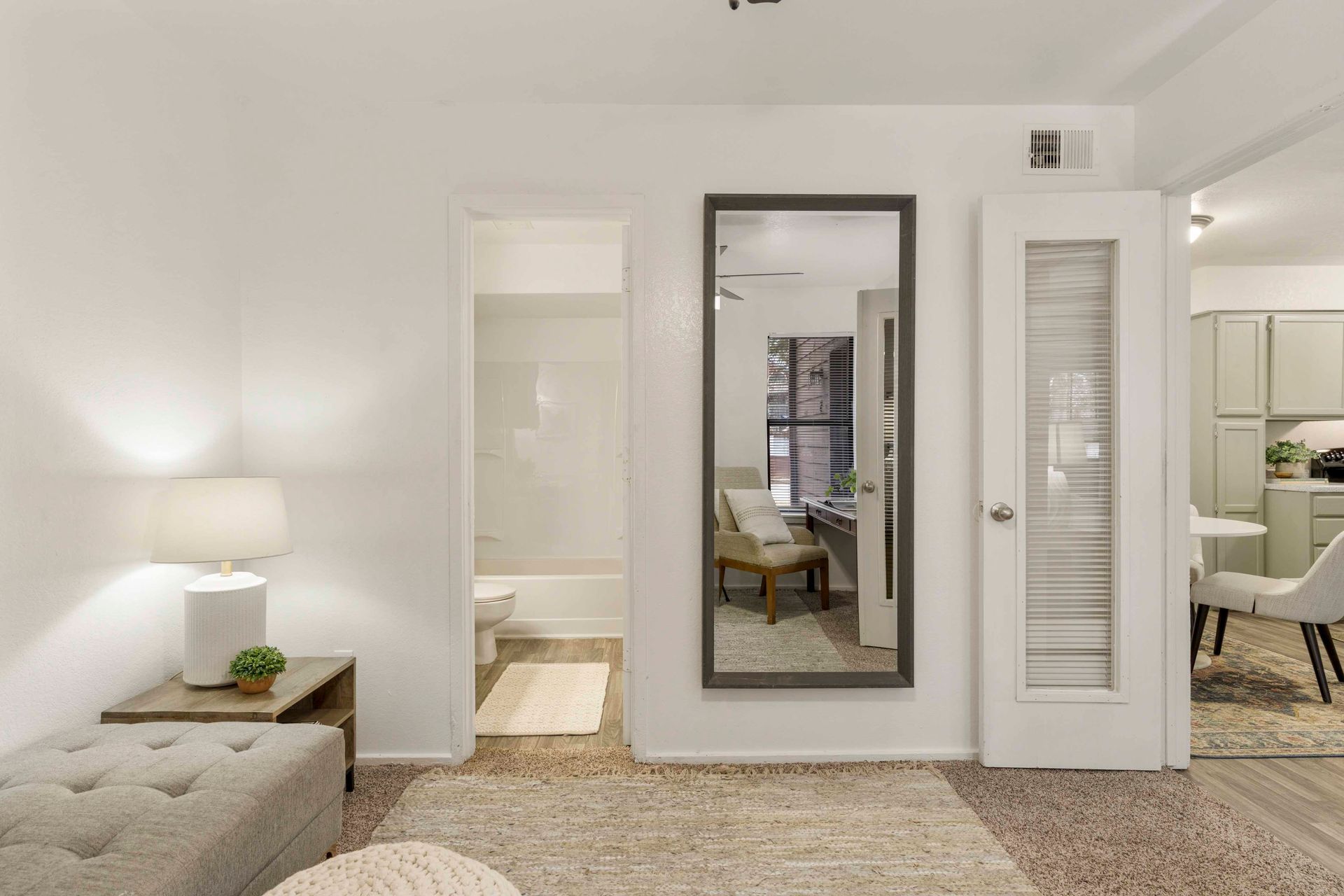 forest pointe living room 4