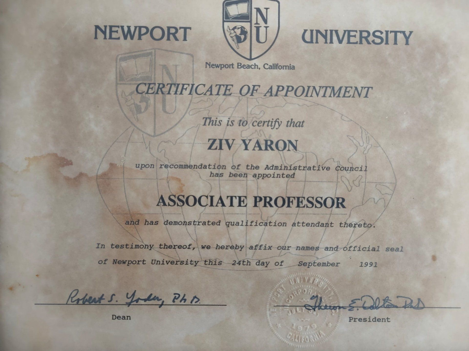 מינוי לפרופסורה מטעם אוניברסיטת ניופורט