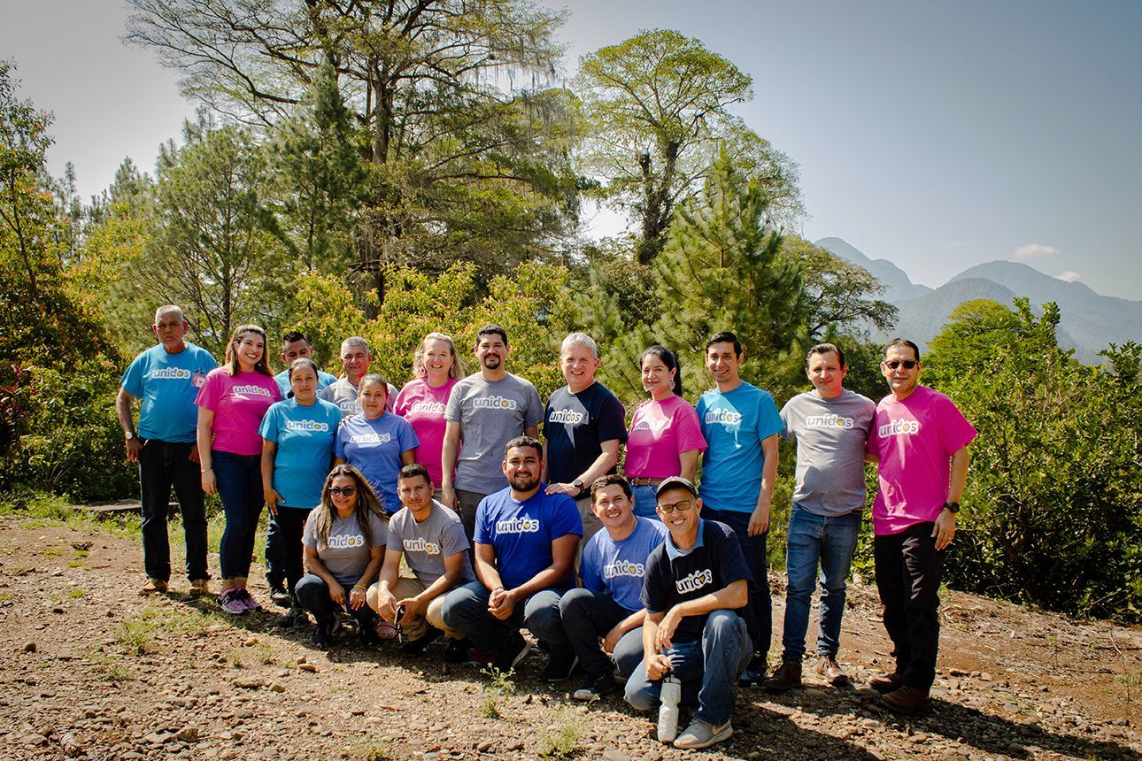 All eighteen staff members from Corazón para Honduras.