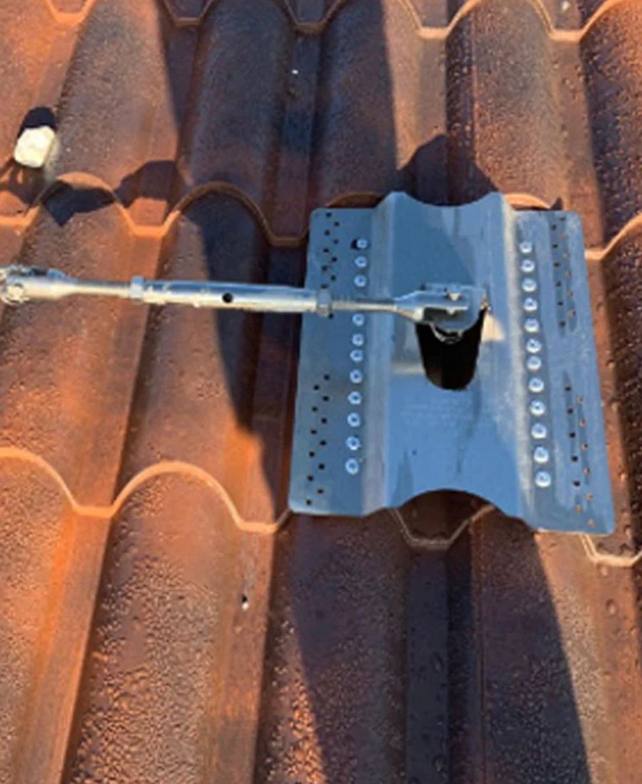 Linee Vita su pannello finito coppo anticato  LV Pro Casale Corte Cerro (VB)
