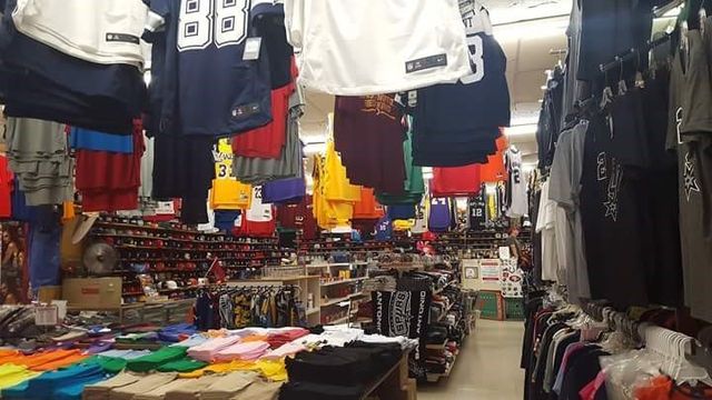 Lengua macarrónica coger un resfriado colegio Sport Shops San Antonio, TX | Eisenhauer Road Flea Market