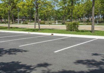 construction workers paving - paving services in Oak Lawn, IL Orland Park IL