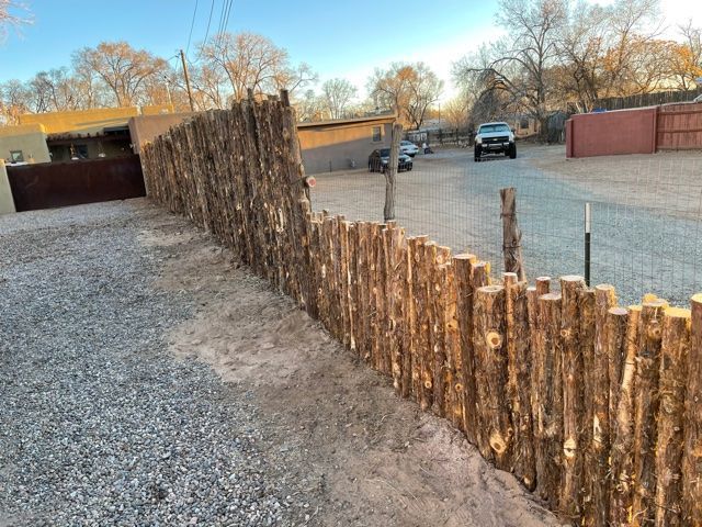 Coyote latilla fencing built in Santa Fe NM with Southwest style design