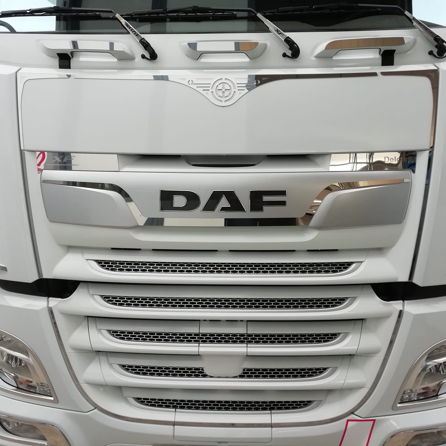 parte anteriore camion DAF