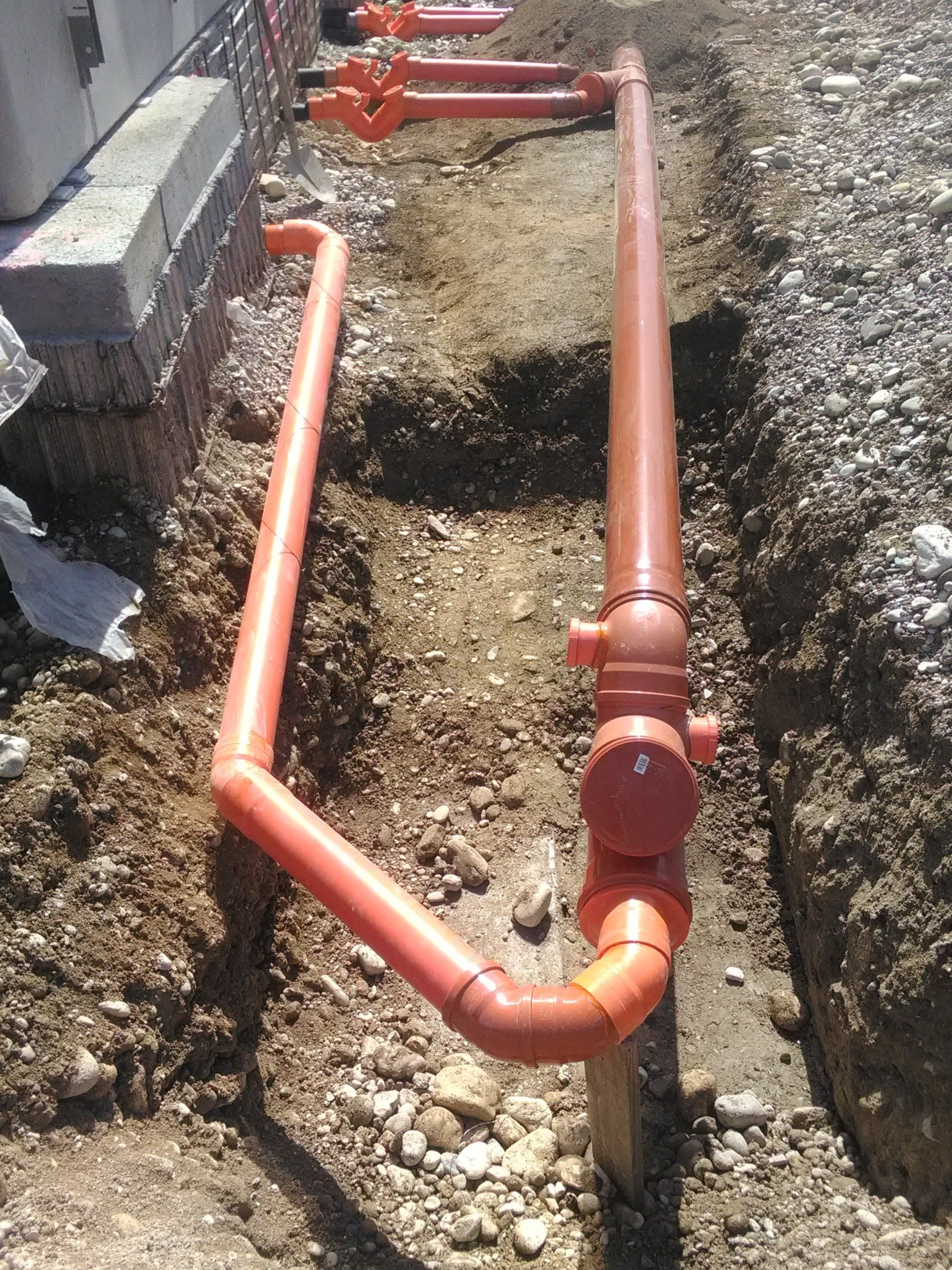 Scavi per realizzare fognature