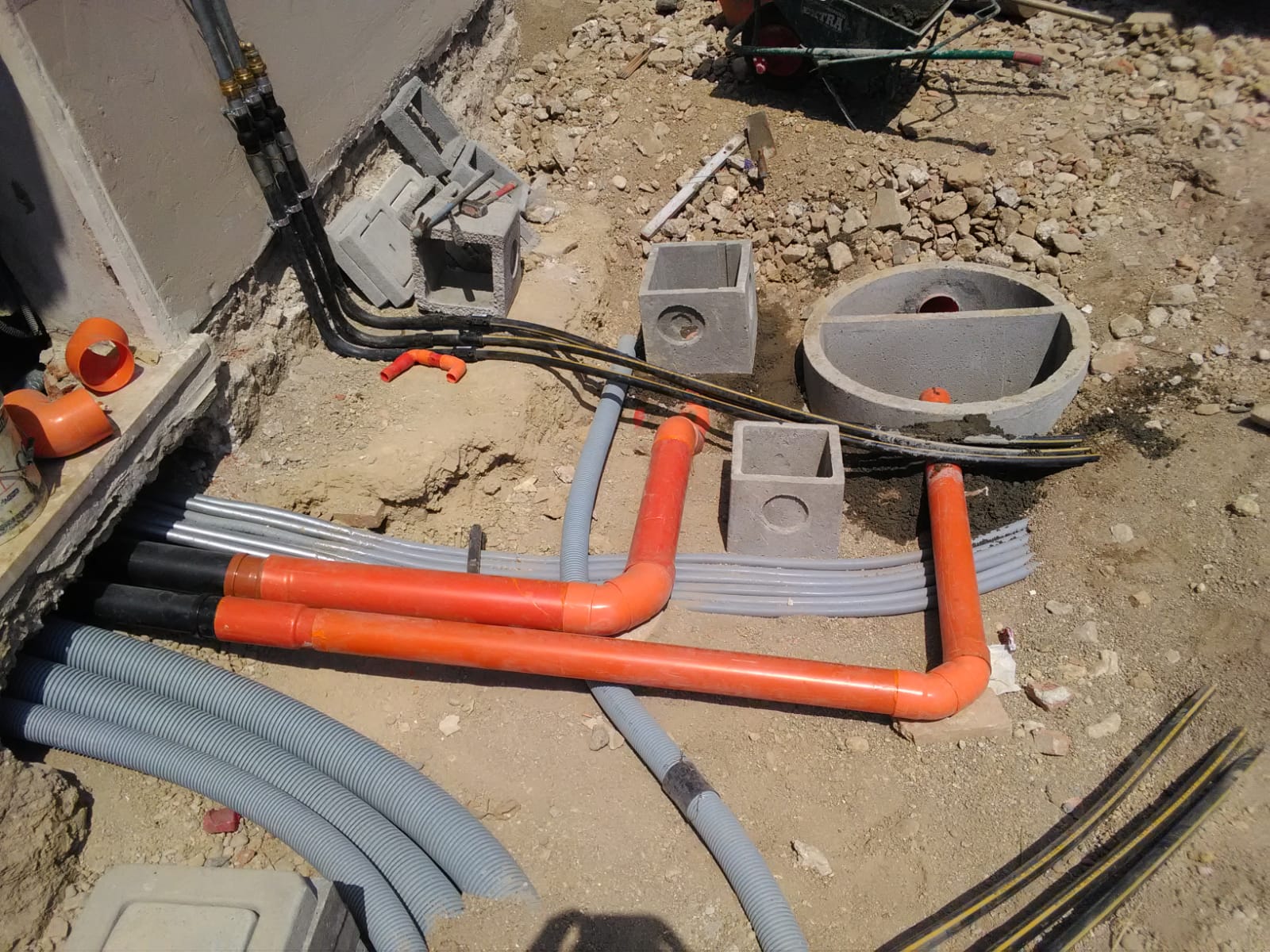 Posa in opera di tubature in PVC