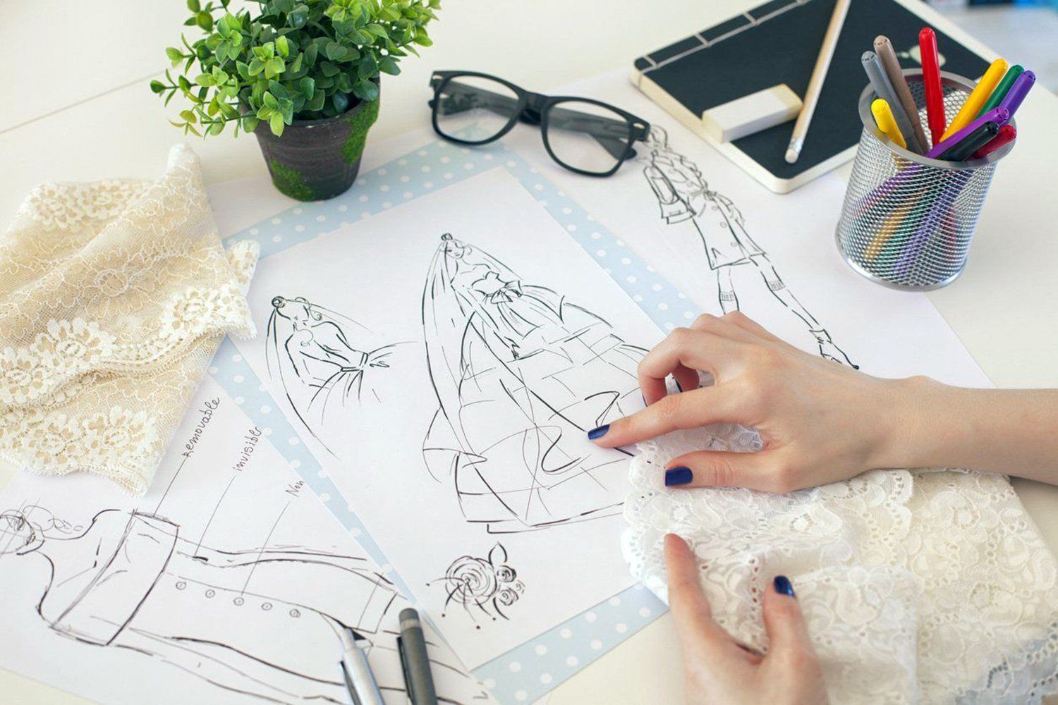 disegno di abito da sposa personalizzato