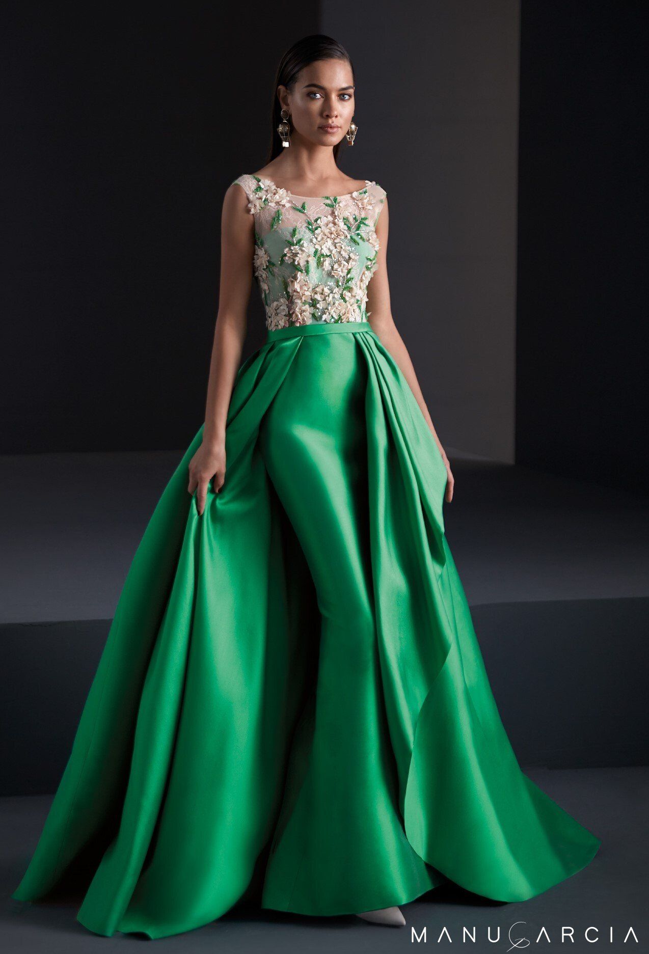 Sposa e damigelle con abiti coordinati