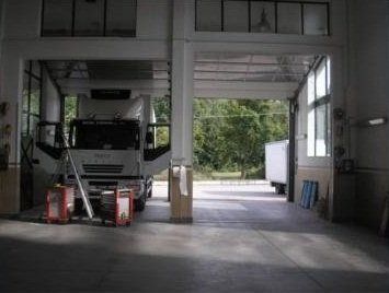 interni della sede dell'elettrauto