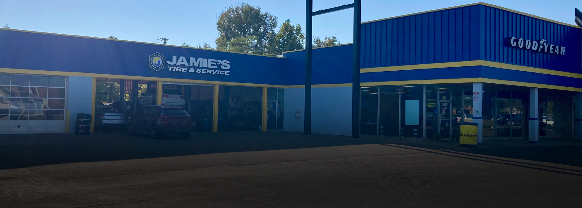 Shop Outside | Jamie's Tire & Service