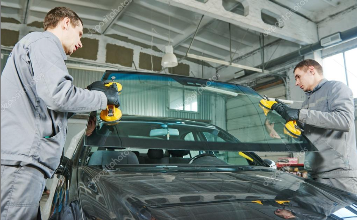 Mobile windshield replacement service in Visalia, CA.