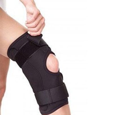 A Patient Wearing Knee Support | Hampden Medical Group | Englewood, Colorado