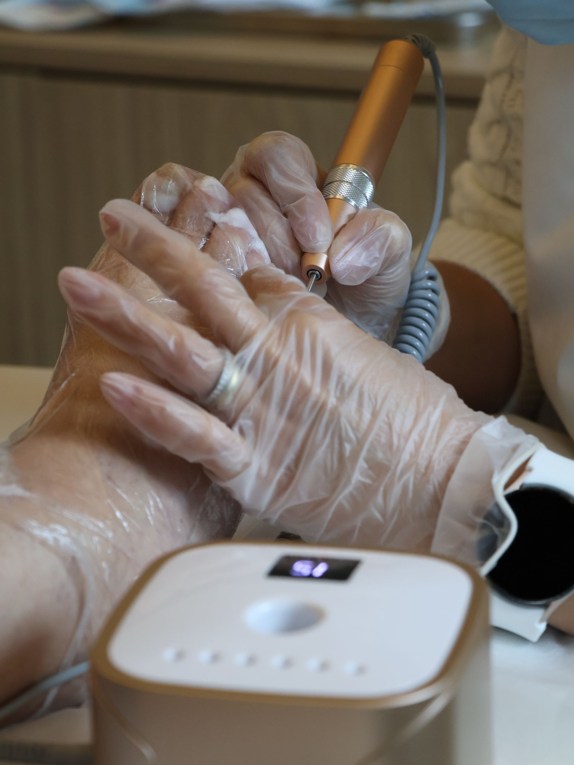 Advanced Pedicure   Extra Nail Brace