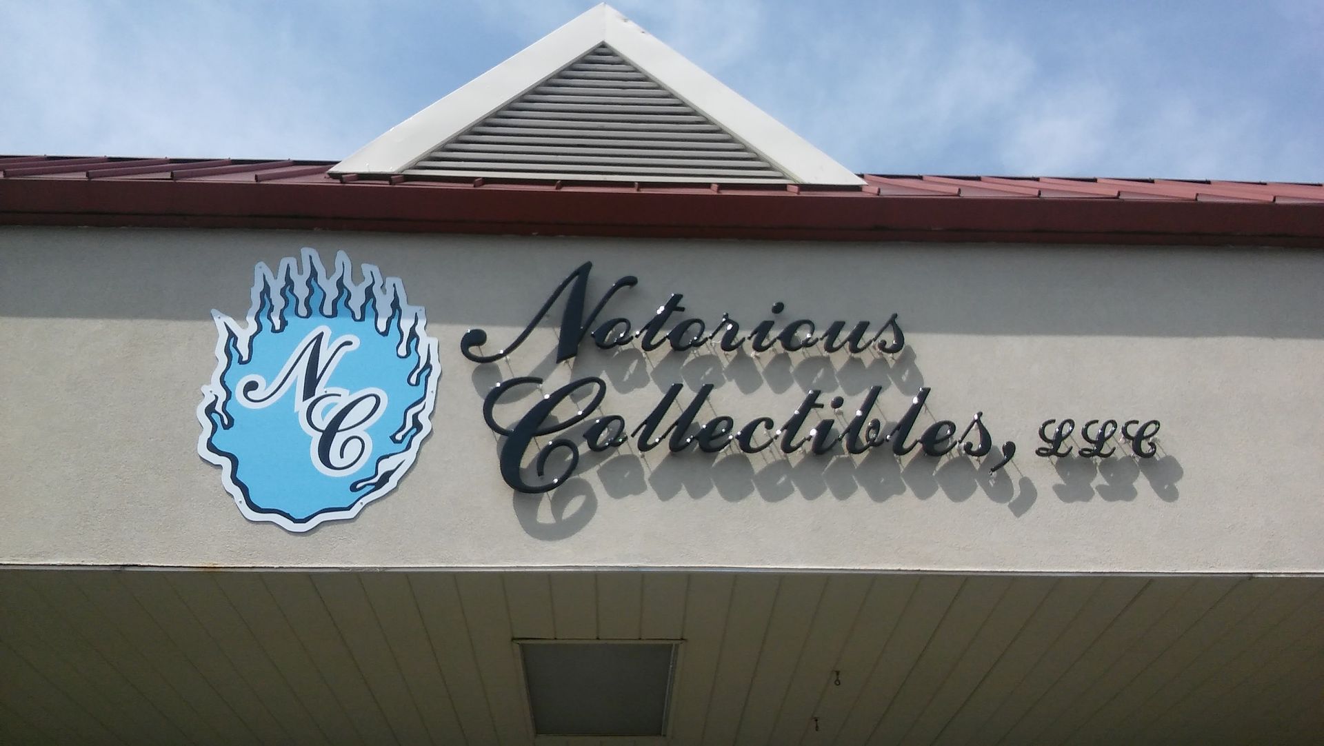 A building with a sign that says 