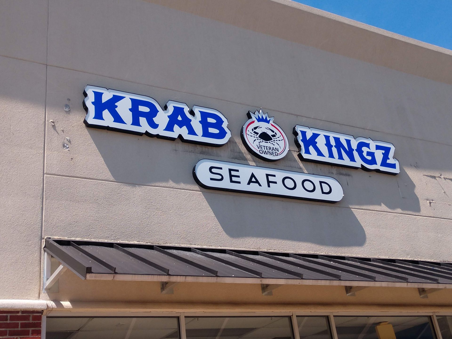 The front of a restaurant called krab kingz seafood