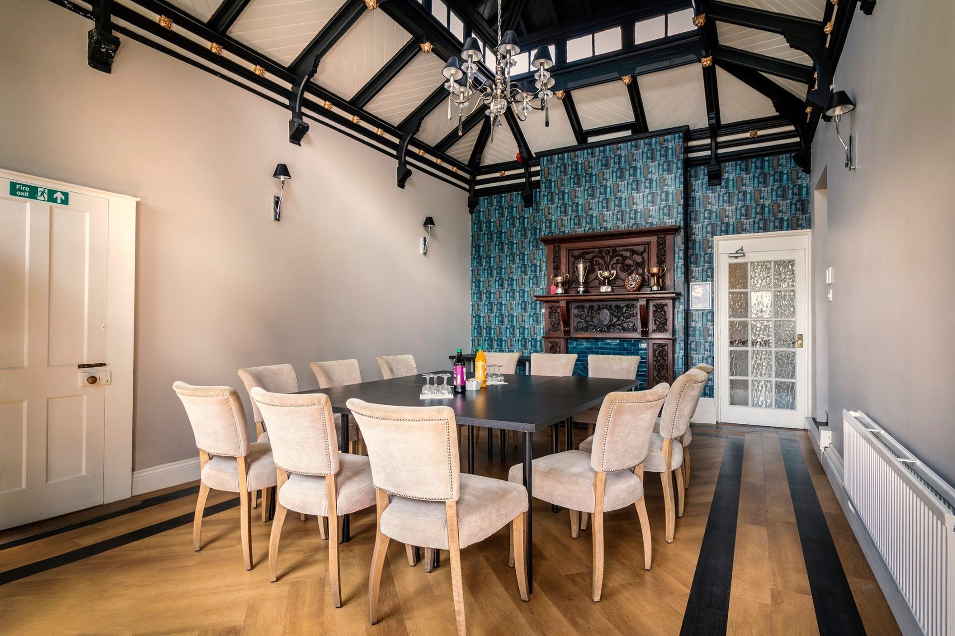 Heron meeting room hire, Ilminster.
A delightful quiet retreat off the bar offering exclusive private conference in stunning surroundings.