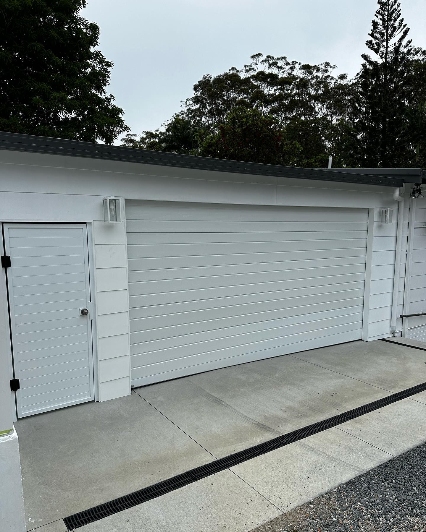 sectional garage door install gold coast