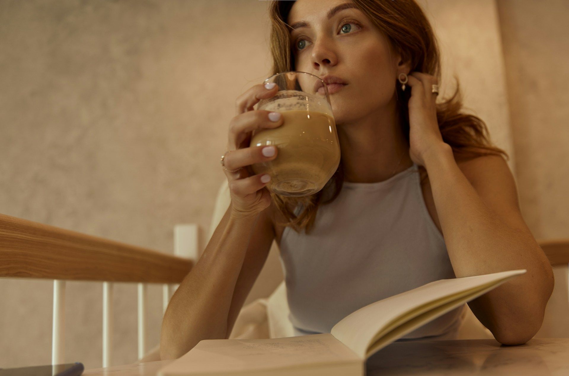 woman drinking coffee