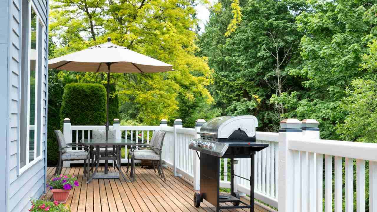 wood deck railings