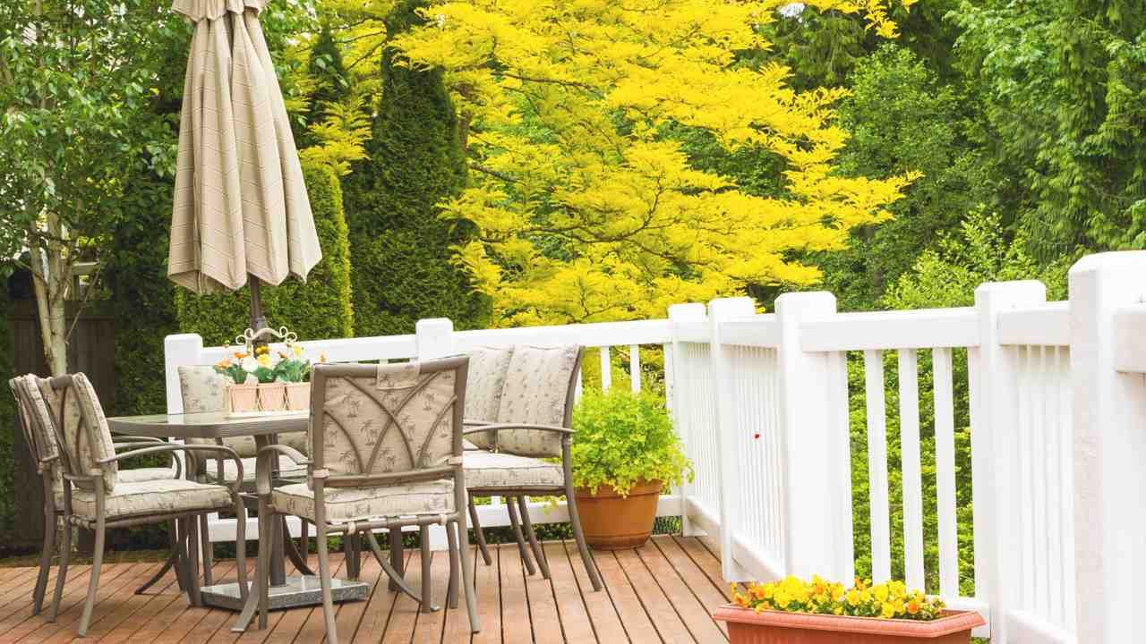 painted deck railing