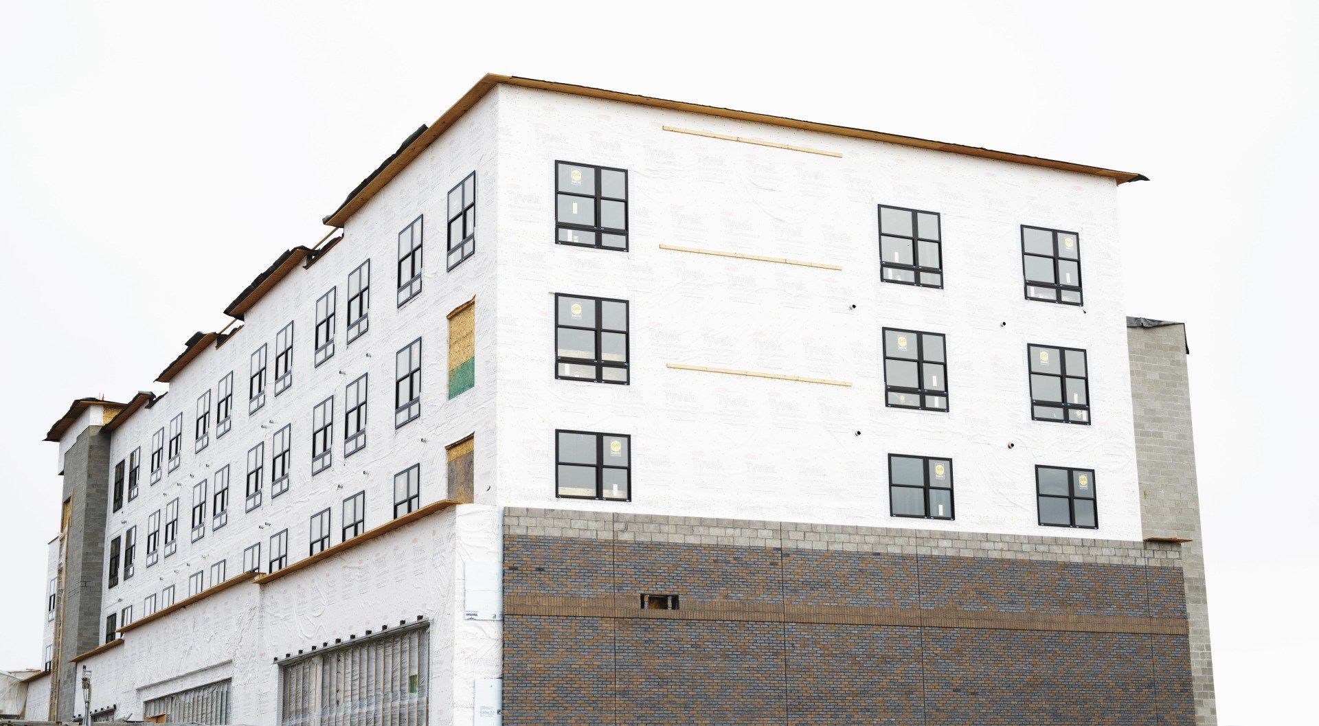 a large white building with a lot of windows