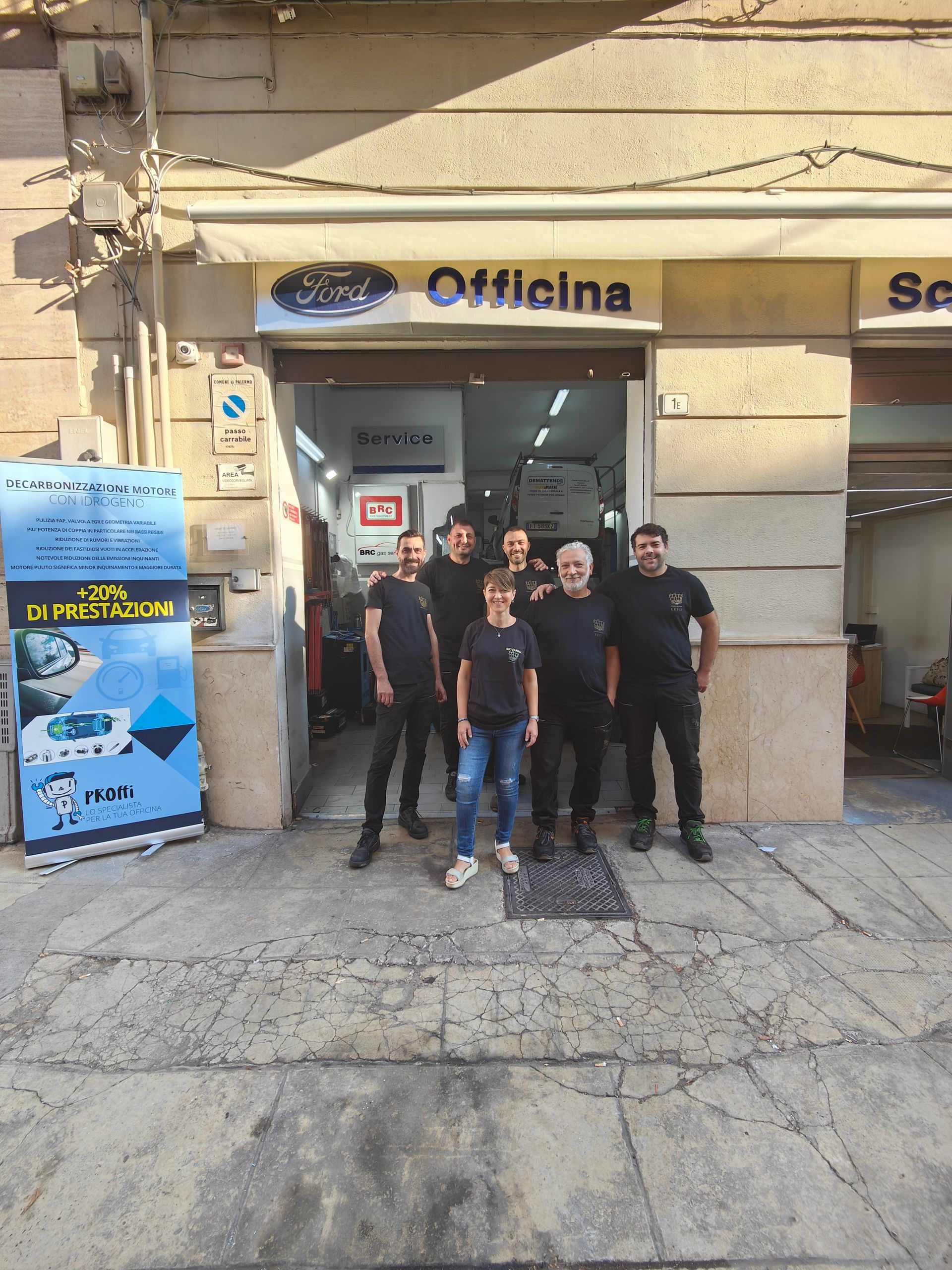 Team di lavoro di Pit Stop Service a Palermo