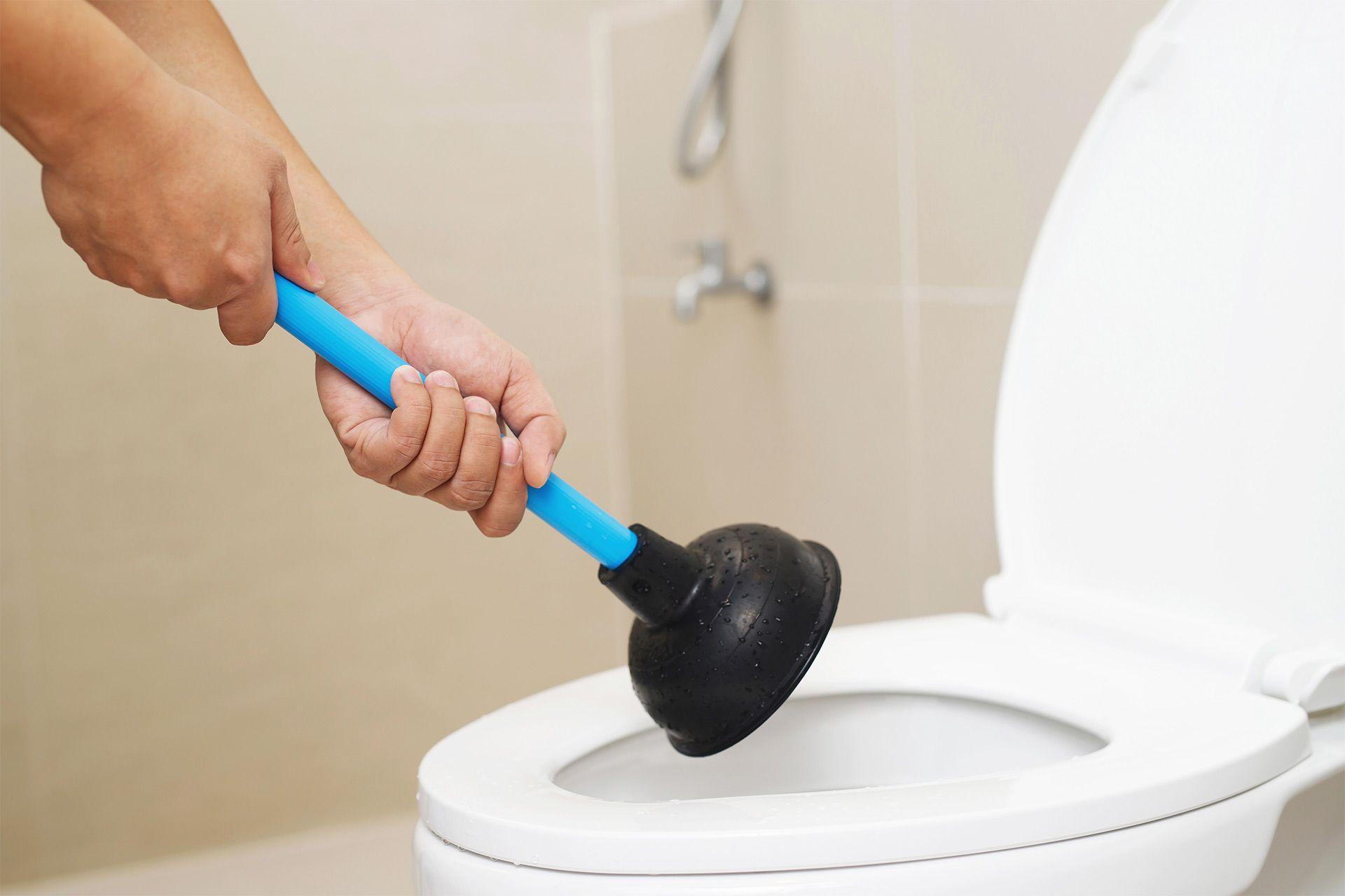 How to Use Your Toilet Plunger - Superior Plumbing