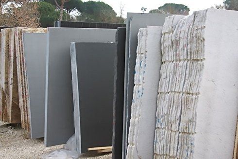 Produzione di opere in marmo per edilizia