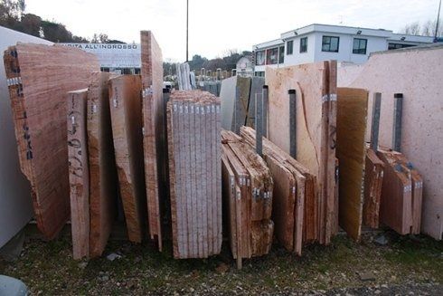 Lavorazione di marmo, granito e travertino