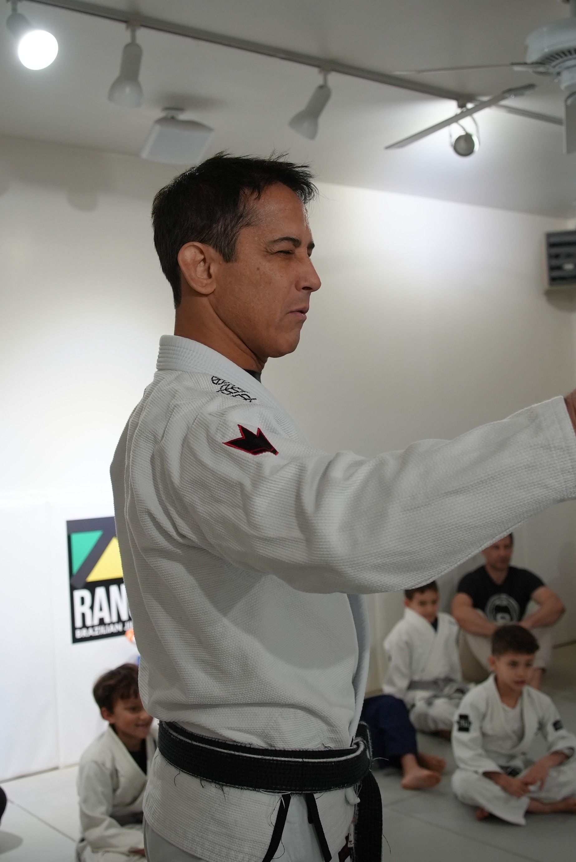 Students training Brazilian Jiu-Jitsu at Range Brazilian Jiu-Jitsu NYC in New York, NY, building calm leadership