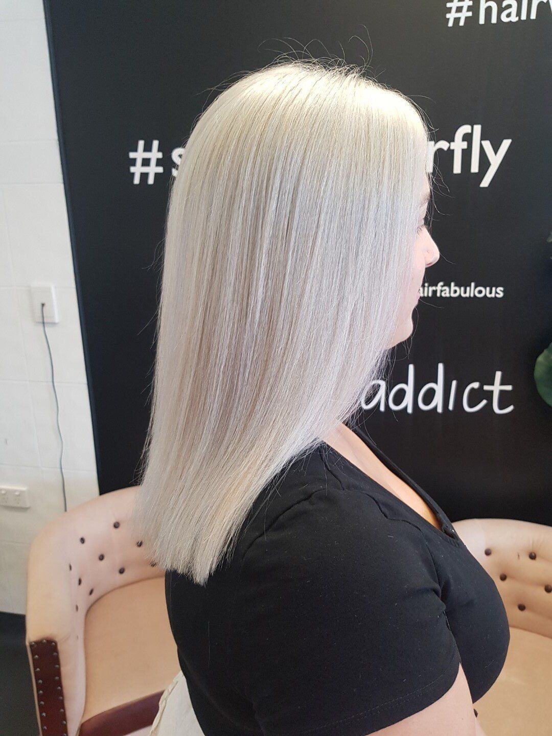 Side view of blonde hair
