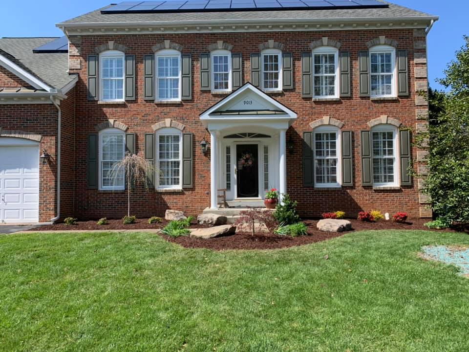 House With Beautiful Clean Lawn — Hagerstown, MD — Potomac Grounds Care