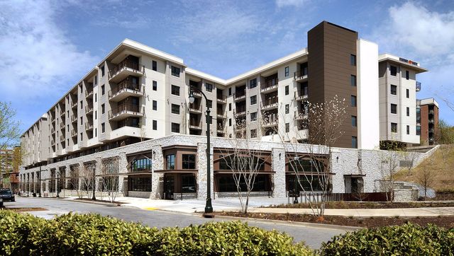 Luxe Amenities North And Line Apartments On Beltline