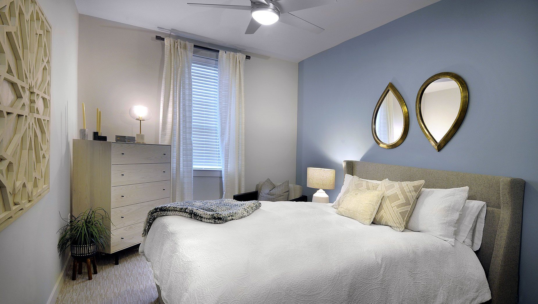 North and Line Bedroom with Modern Features